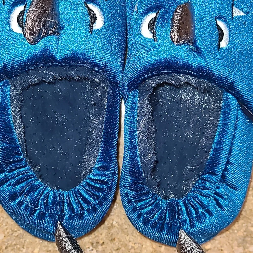TOTES BLUE SLIPPERS MONSTER SHARK SIZE 11-12 NEW TODDLER BOY